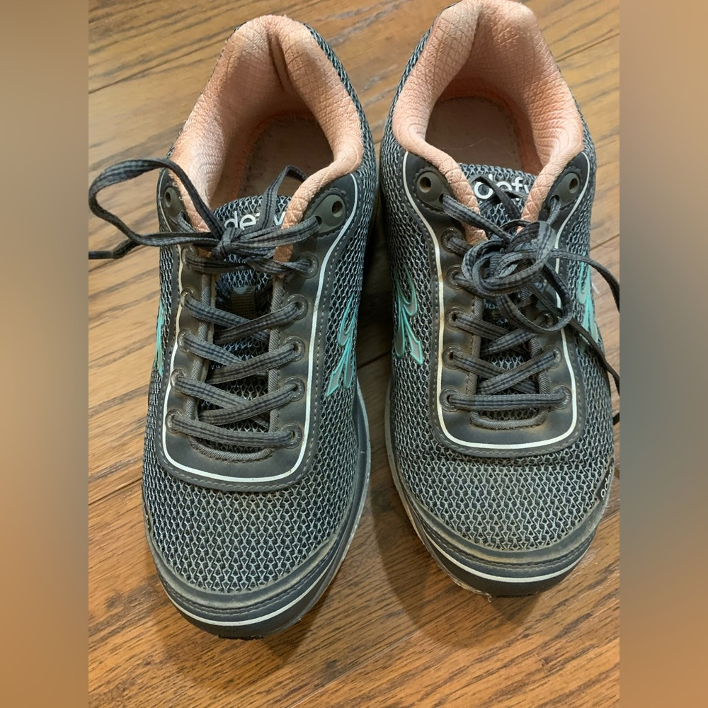 Gravity defyer size 7 in great shape
